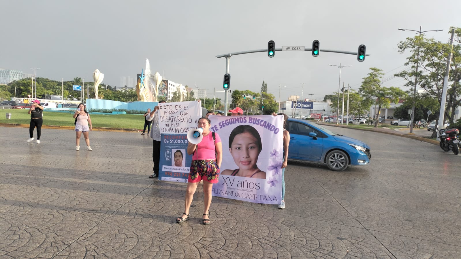 Deysi Blanco, madre de Fernanda Cayetano, protesta en Cancún