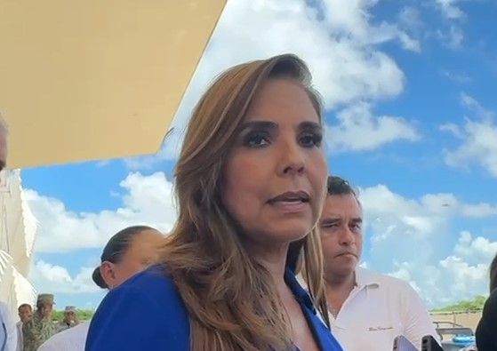 Mara Lezama Espinosa en el C5 de Cancún