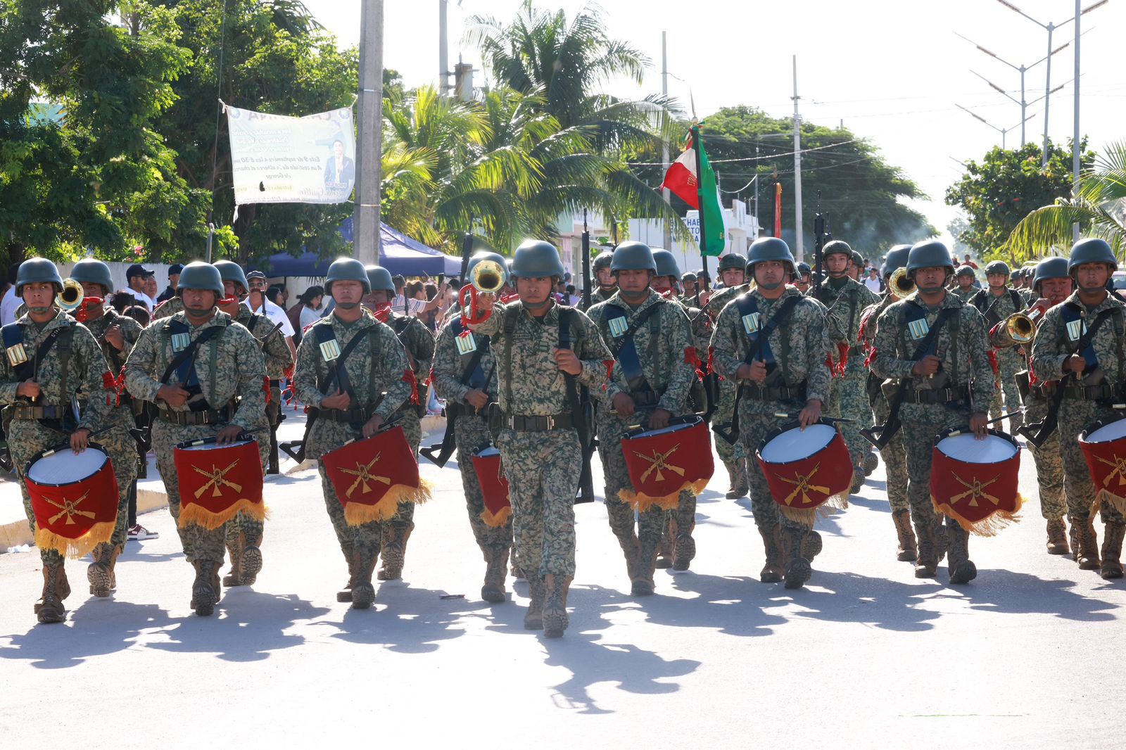 Desfile 20 de noviembre en ZC de Isla Mujeres